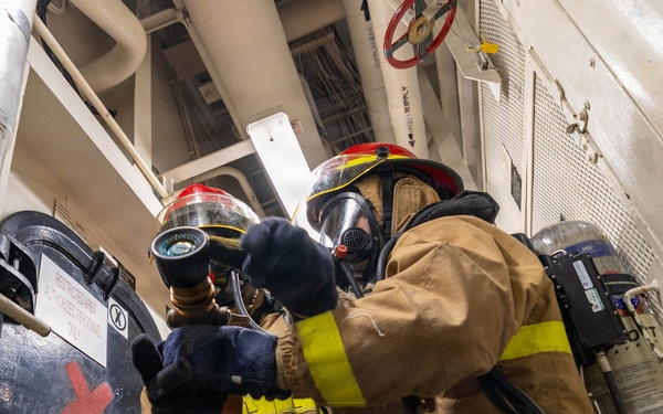 USS Mustin conducts integrated training team drill