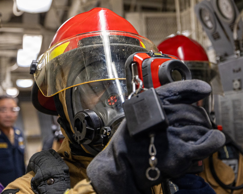 USS Mustin conducts integrated training team drill