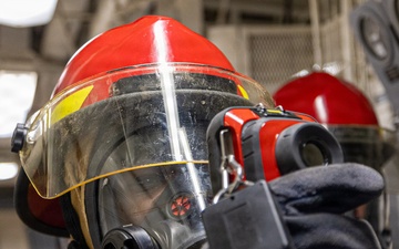 USS Mustin conducts integrated training team drill