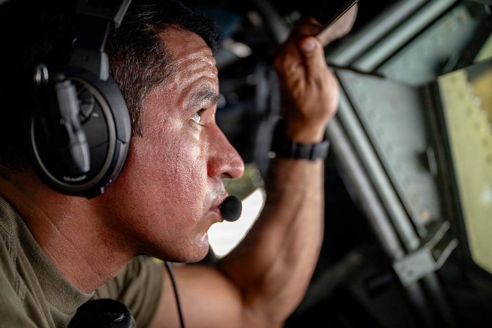 F35s refuel and patrol CENTCOM AOR
