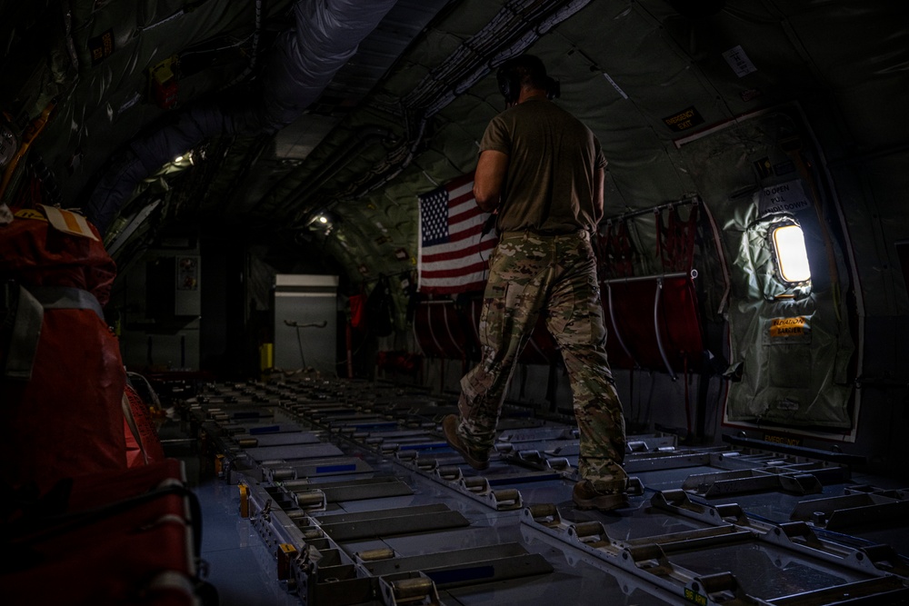 F35s refuel and patrol CENTCOM AOR