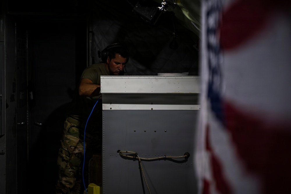 F35s refuel and patrol CENTCOM AOR