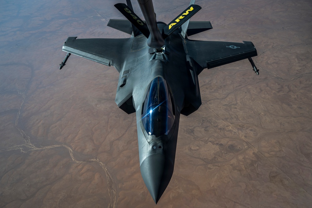 F35s refuel and patrol CENTCOM AOR