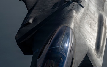 F35s refuel and patrol CENTCOM AOR