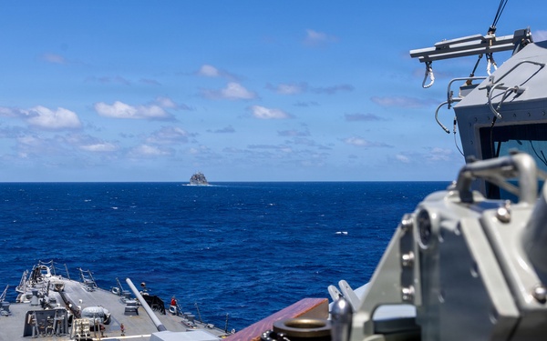 USS Mustin conducts replenishment-at-sea with USNS Alan Shepard