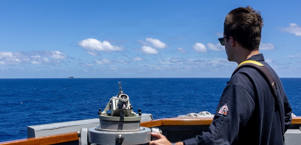 USS Mustin conducts replenishment-at-sea with USNS Alan Shepard