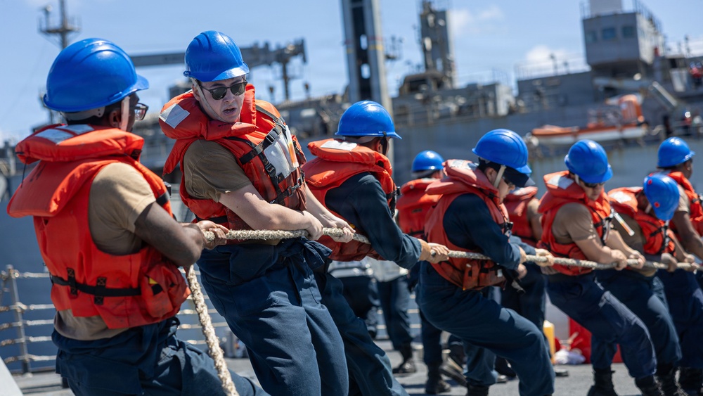 USS Mustin conducts replenishment-at-sea with USNS Alan Shepard