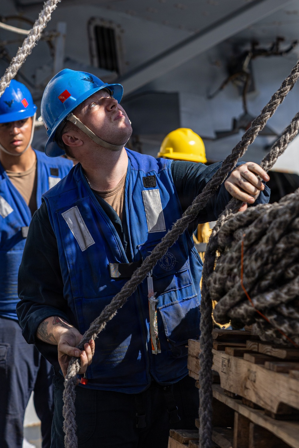 USS Mustin conducts replenishment-at-sea with USNS Alan Shepard