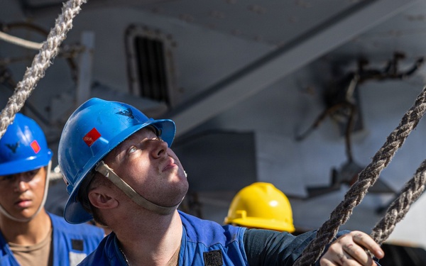 USS Mustin conducts replenishment-at-sea with USNS Alan Shepard