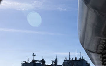 USS Mustin conducts replenishment-at-sea with USNS Alan Shepard