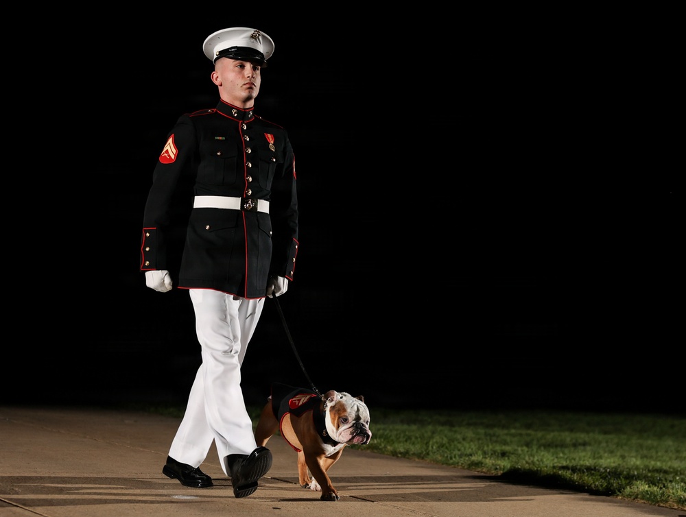 Lt. Gen. Odom hosts Her Excellency Nicola Clase for Evening Parade at Marine Barracks Washington