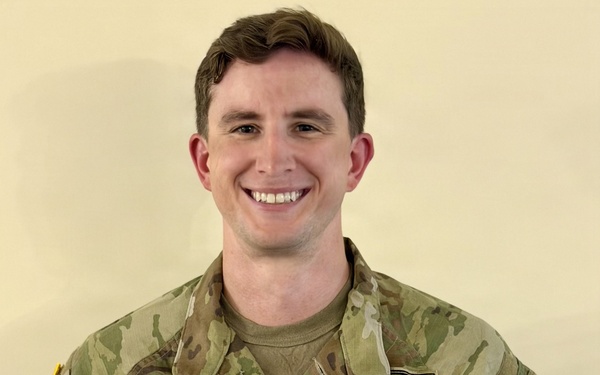 MHS recognizes Walter Reed young investigator for research on bleed control, warfighter medical readiness