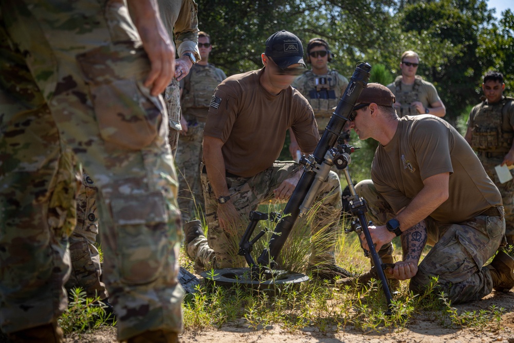 3rd Special Forces Group (Airborne) conducts cross training exercise with the 82nd Airborne Division