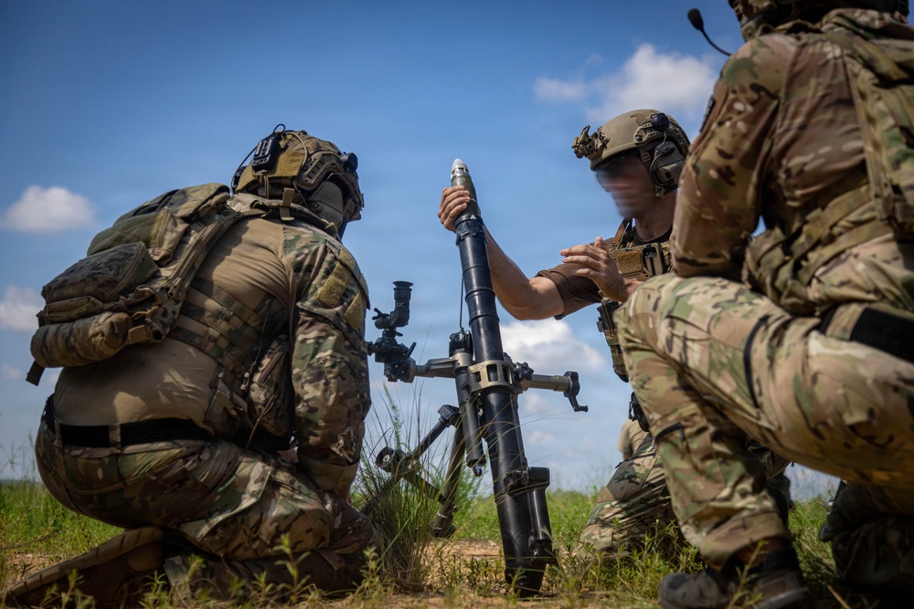 3rd Special Forces Group (Airborne) conducts cross training exercise with the 82nd Airborne Division