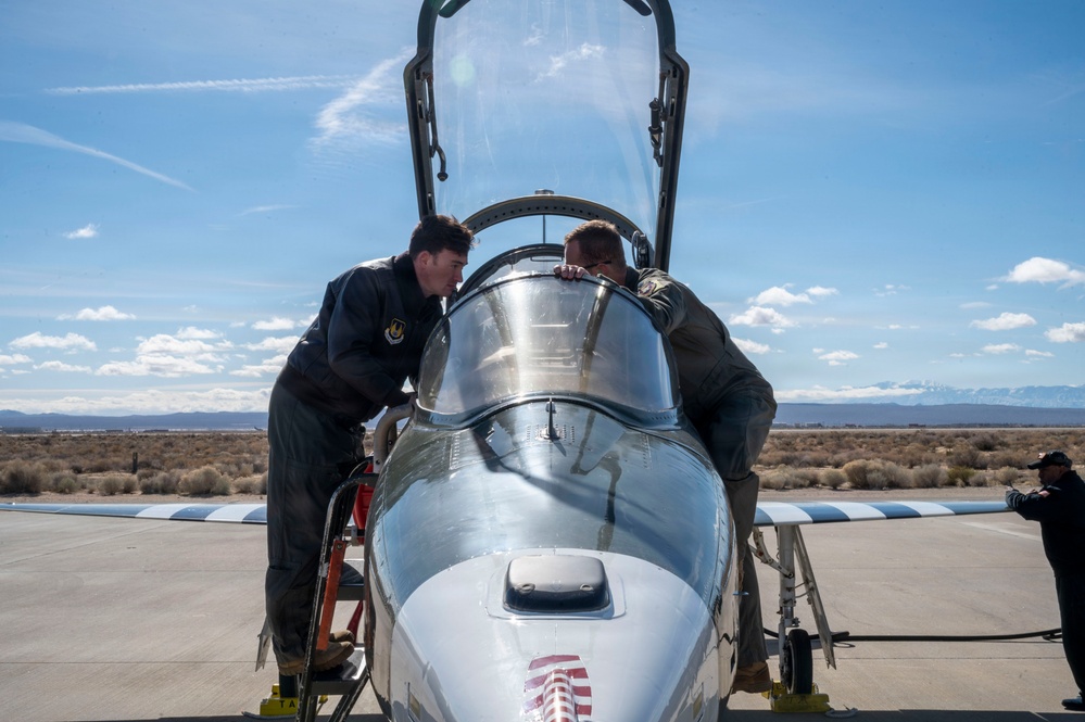 Have 5tarboy: USAF Test Pilot School's Test Management Project utilizes new GPS system for better navigation guidance for aircraft