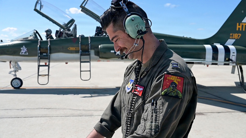 Have 5tarboy: USAF Test Pilot School's Test Management Project utilizes new GPS system for better navigation guidance for aircraft