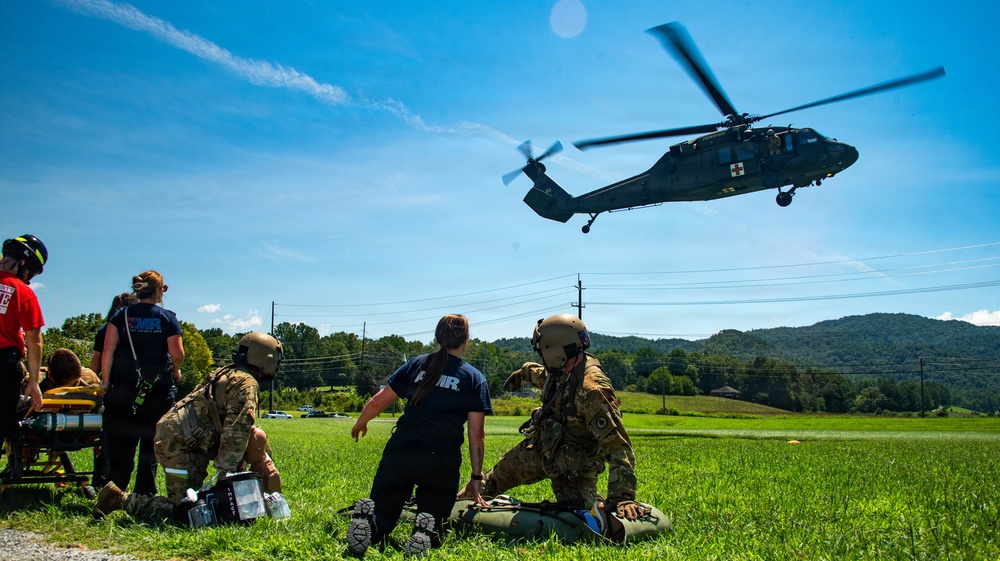 1-230th Aviation Regiment Builds Medical Readiness with Tennessee Agencies