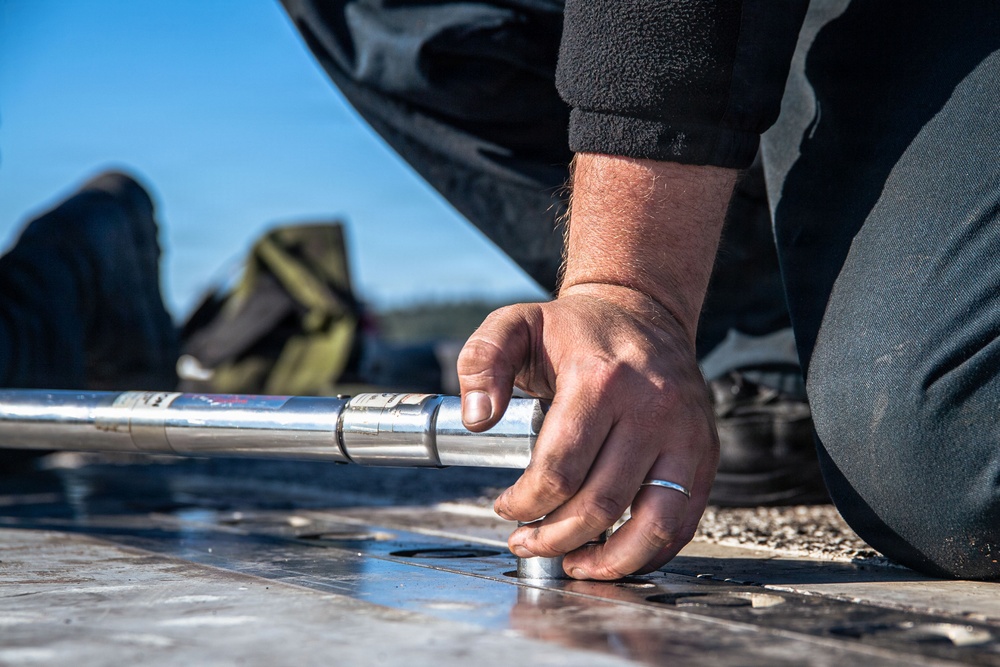 Ronald Reagan Sailors Conduct Maintenance