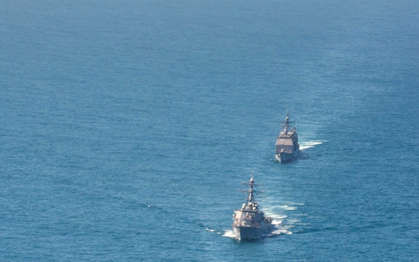 Carl Vinson Carrier Strike Group Completes Group Sail in Hawaiian Islands Operating Area