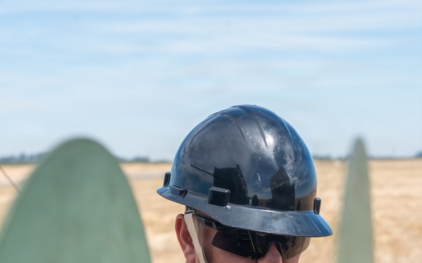 258th CAOS Airmen teardown mobile air traffic control tower