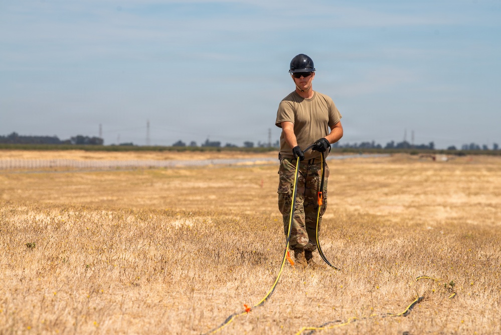 258th CAOS Airmen teardown mobile air traffic control tower