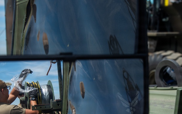 258th CAOS Airmen teardown mobile air traffic control tower