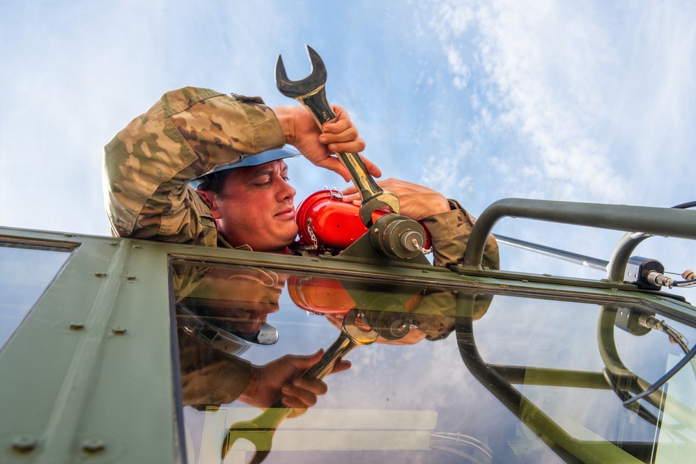 258th CAOS Airmen teardown mobile air traffic control tower
