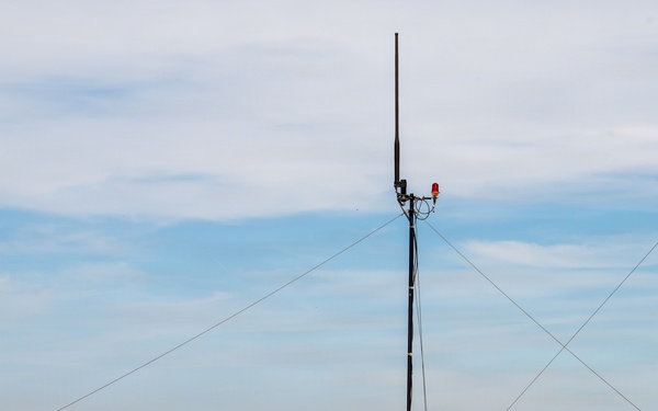 258th CAOS Airmen teardown mobile air traffic control tower