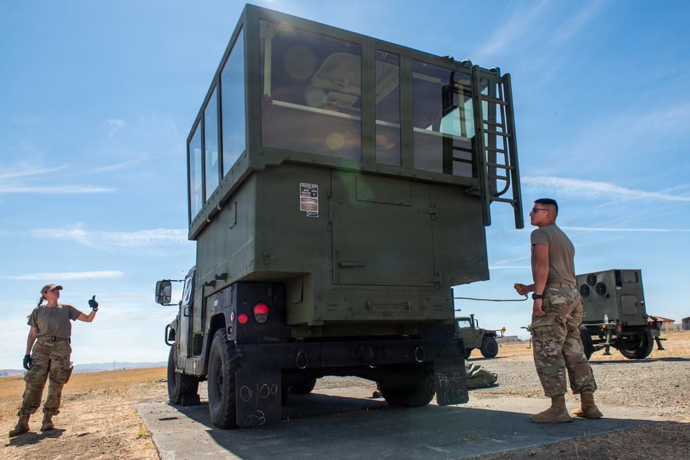 258th CAOS Airmen teardown mobile air traffic control tower
