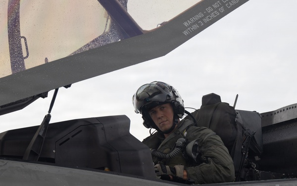 VMFA-225 conducts familiarization flight during Red Flag-Alaska