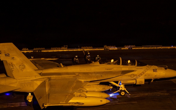 USS George Washington Nighttime flight operations