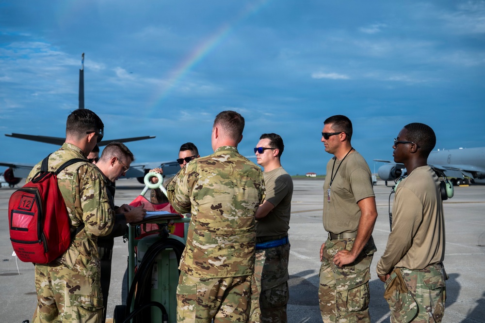91st ARS honors World War II veteran with Arlington flyover