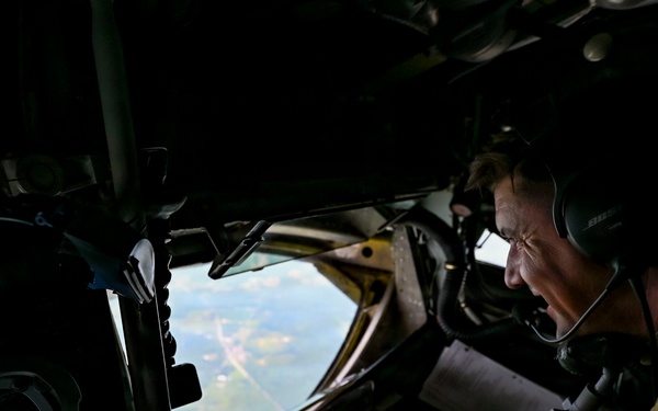 91st ARS honors World War II veteran with Arlington flyover