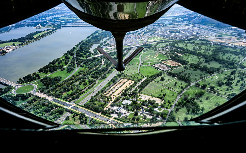 91st ARS honors World War II veteran with Arlington flyover