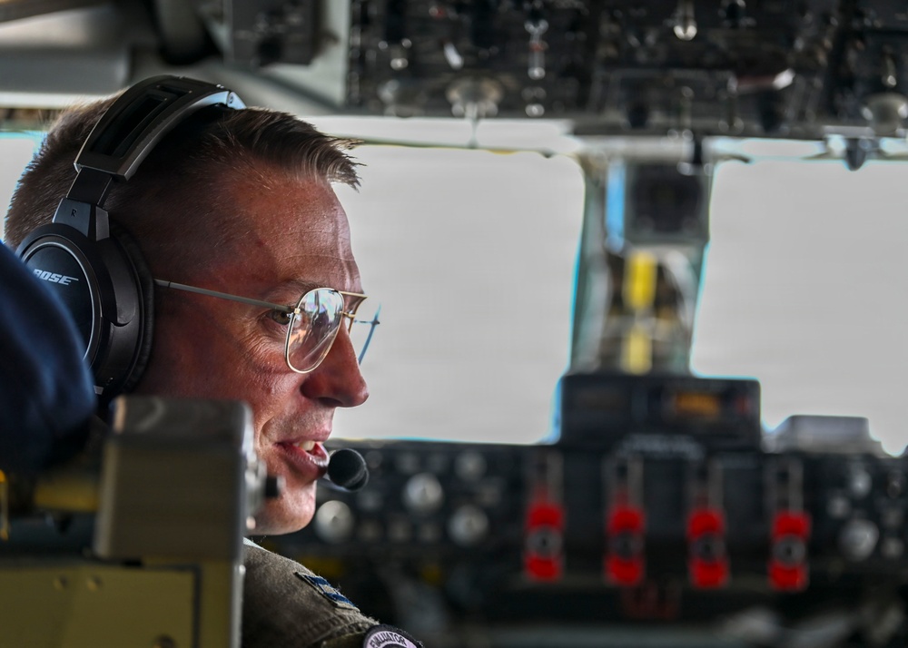 91st ARS honors World War II veteran with Arlington flyover