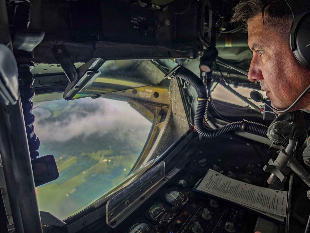 91st ARS honors World War II veteran with Arlington flyover