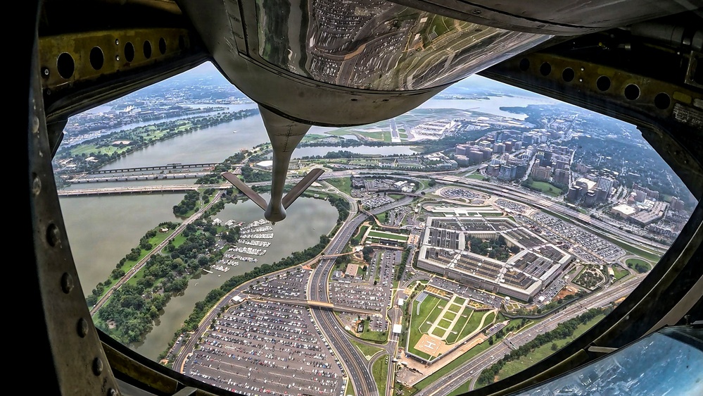 91st ARS honors World War II veteran with Arlington flyover