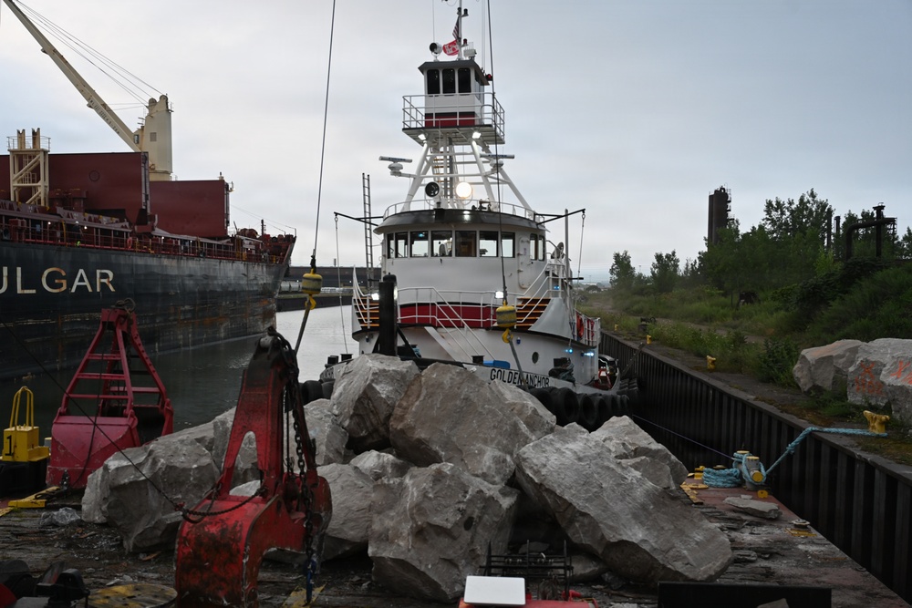 Buffalo District’s ‘Swiss Army Knife’ at Work on Lake Erie