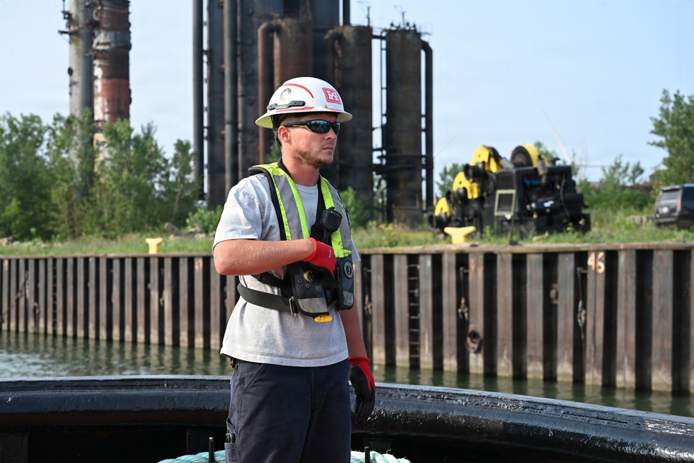 Buffalo District’s ‘Swiss Army Knife’ at Work on Lake Erie