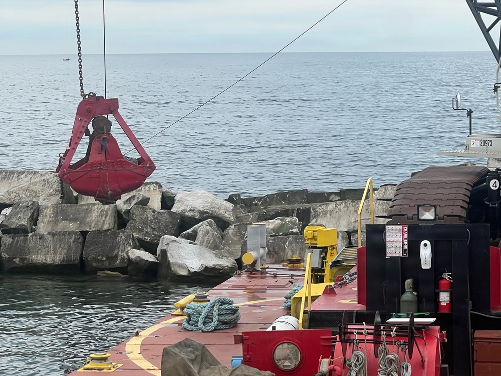 Buffalo District’s ‘Swiss Army Knife’ at Work on Lake Erie