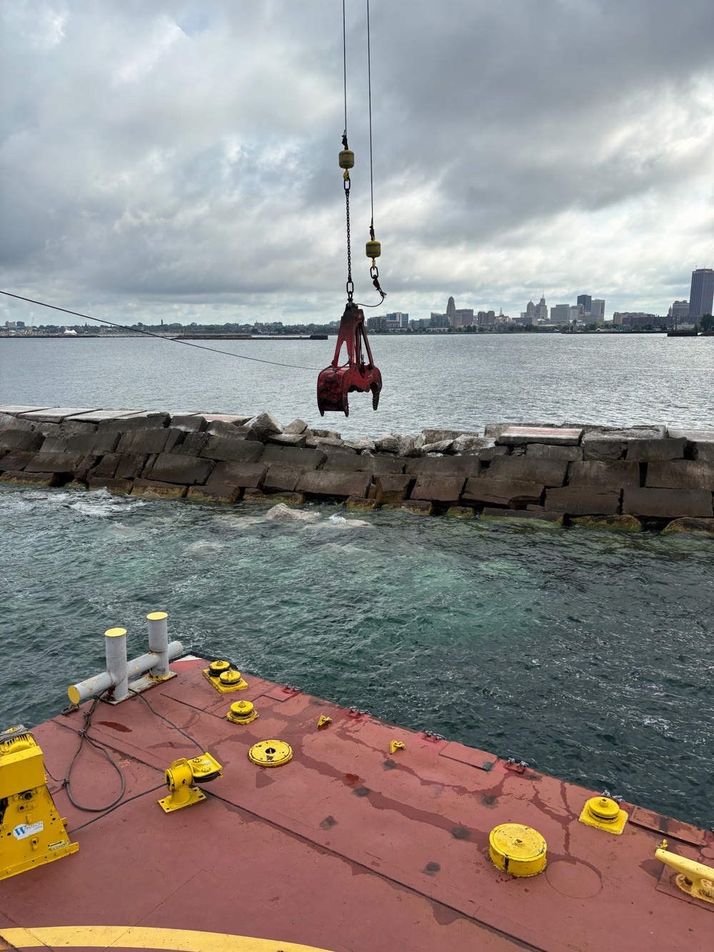Buffalo District’s ‘Swiss Army Knife’ at Work on Lake Erie
