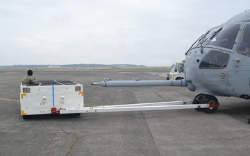 "Just right" tow bar for CH-53K