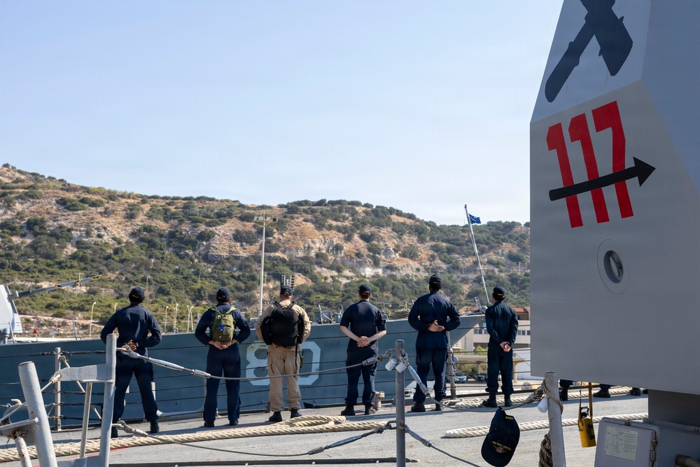 DDG 117 Pulls In &amp; Pulls Out of Souda Bay