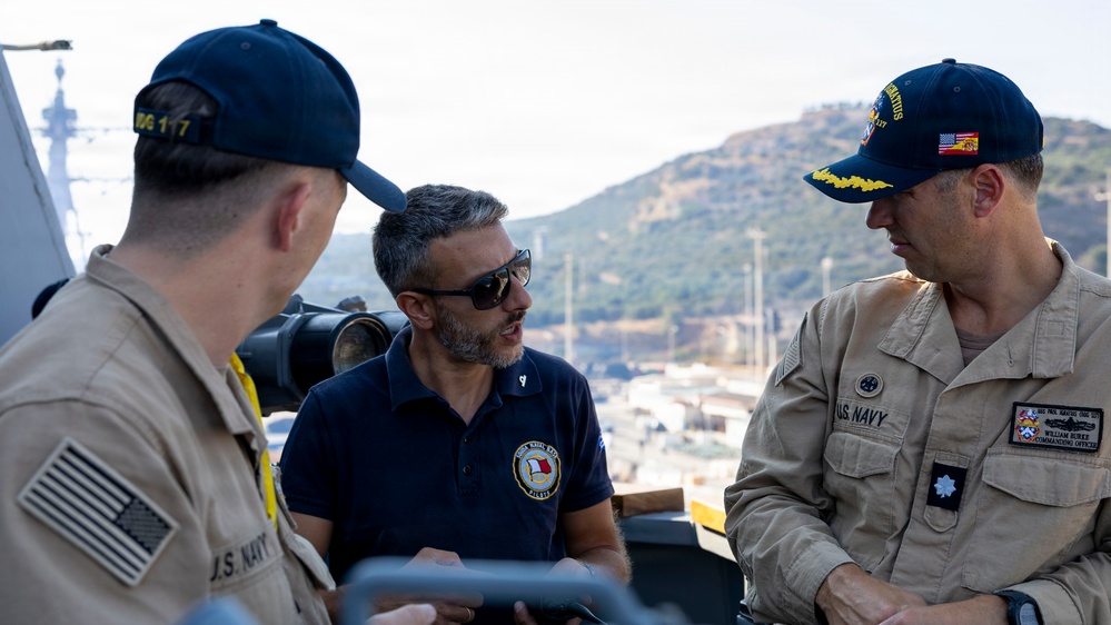 DDG 117 Pulls In &amp; Pulls Out of Souda Bay