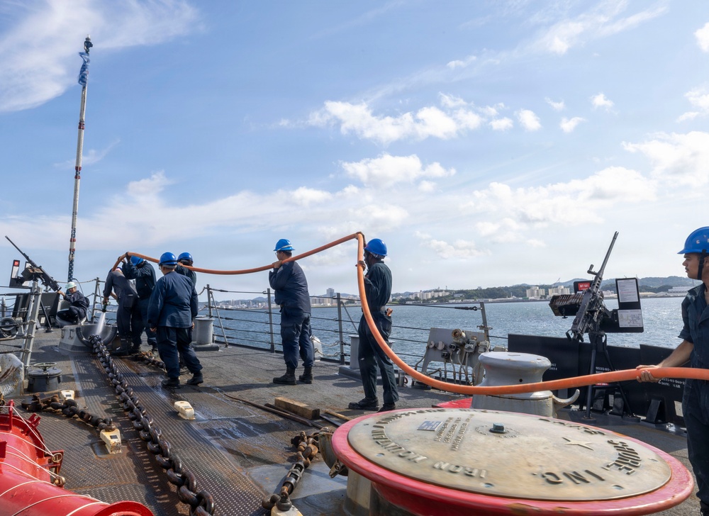 USS Benfold Conducts a Sea and Anchor in Tokyo Bay