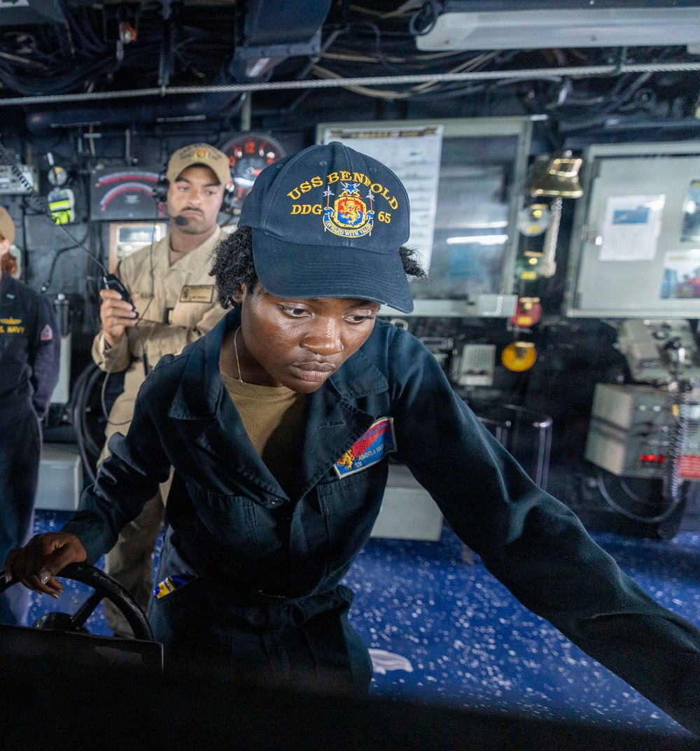 USS Benfold Conducts a Sea and Anchor in Tokyo Bay