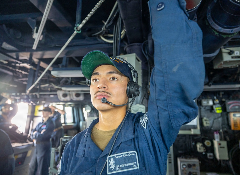 USS Benfold Conducts a Sea and Anchor in Tokyo Bay