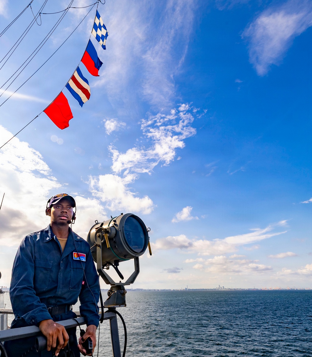 USS Benfold Conducts a Sea and Anchor in Tokyo Bay