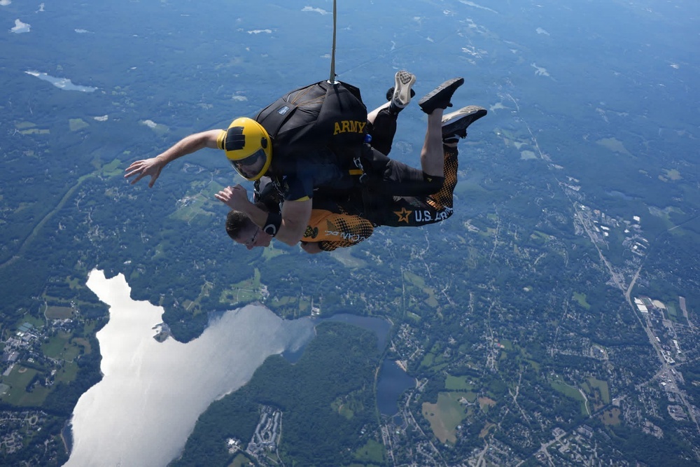 Army Reserve teams with Golden Knights, recruiters to build community partnerships