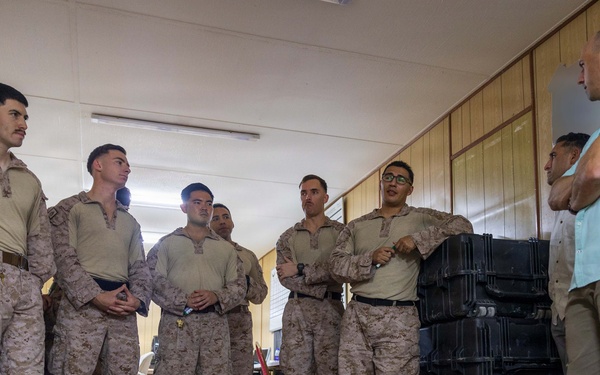 Forward Logistics Element OIC Lieutenant Colonel Medeiros Visits 11th MEU Marines